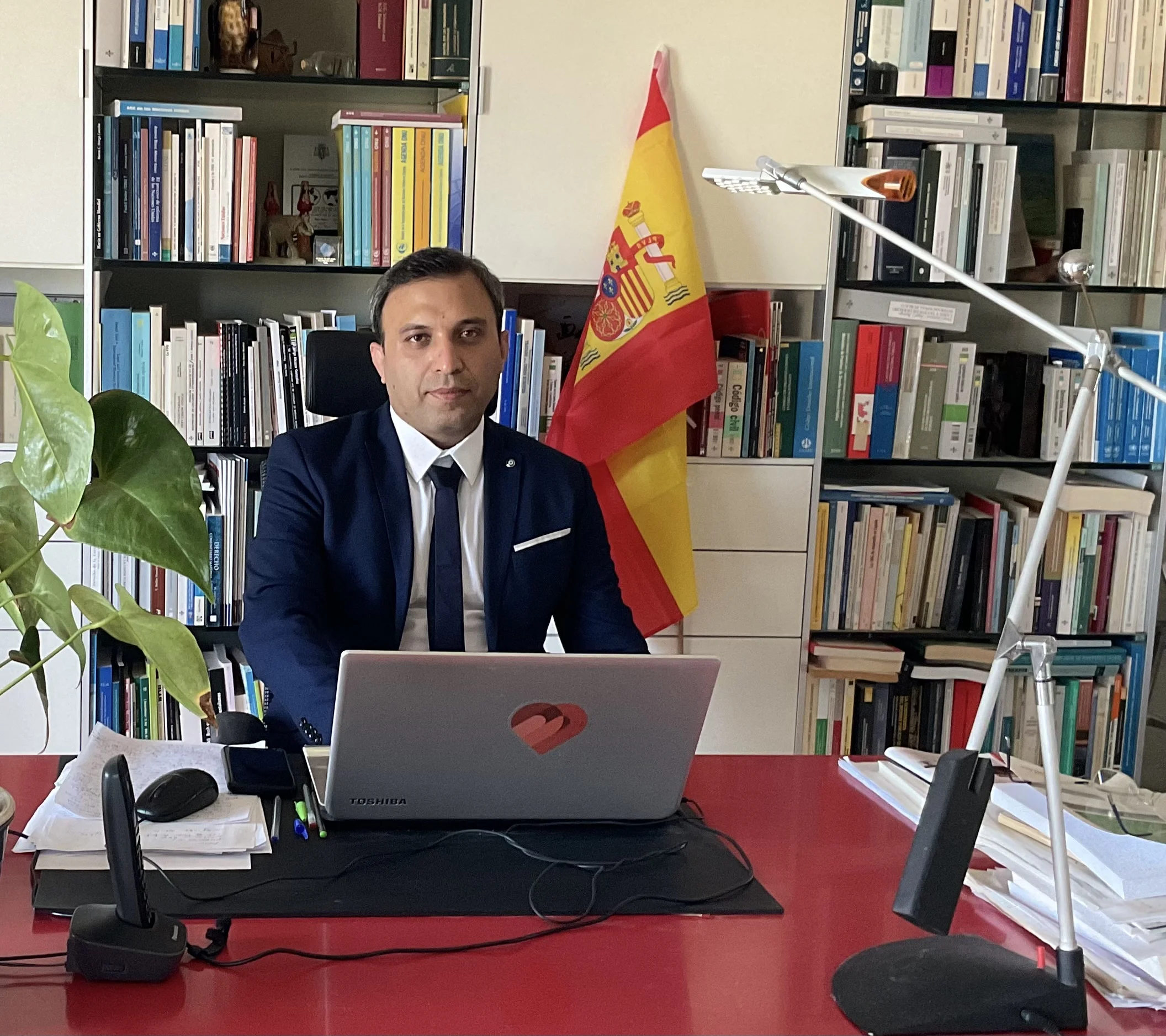 Hamed Rafighdoust | حامد رفیقدوست - وکیل مهاجرت به اسپانیا